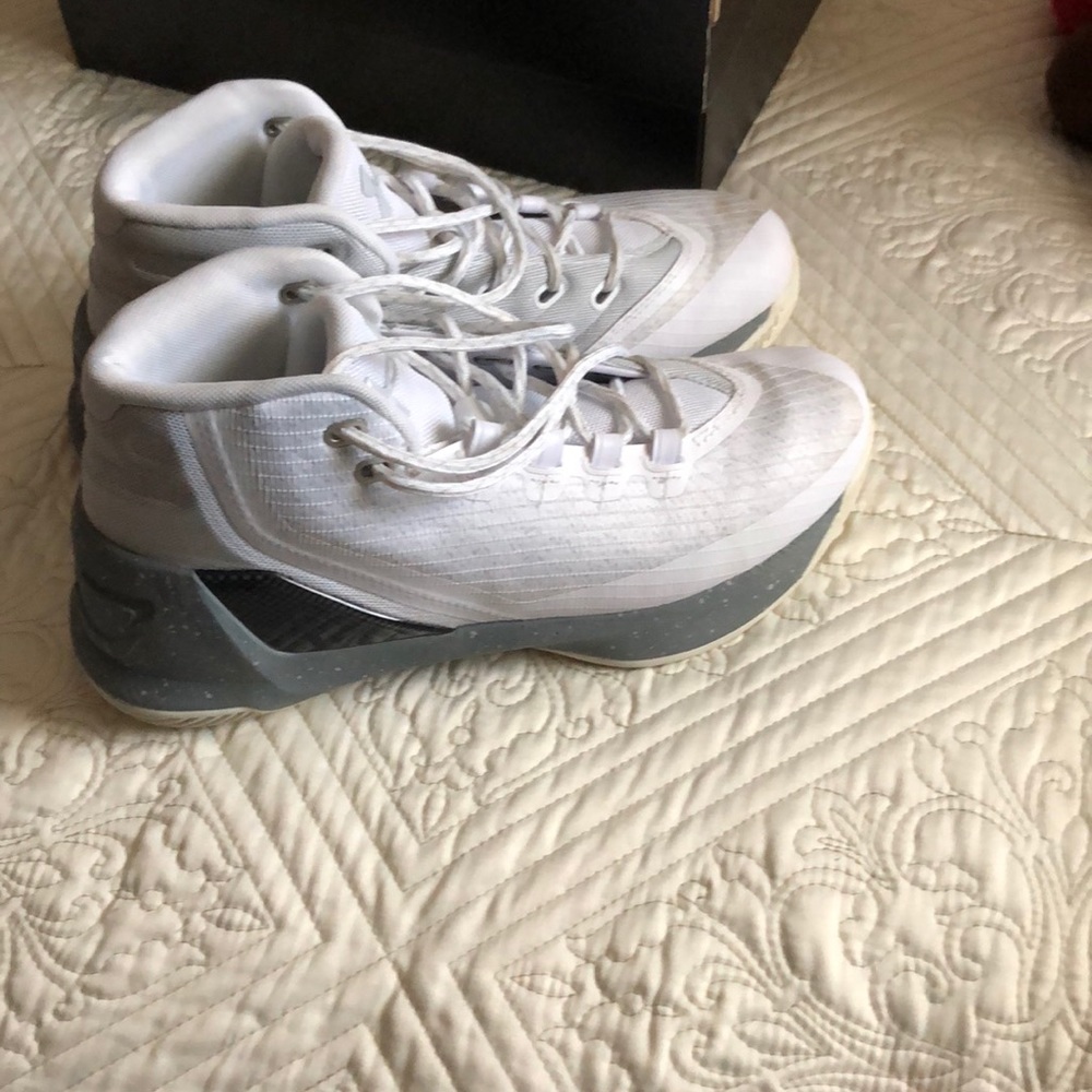 Under armour big boys sz 7